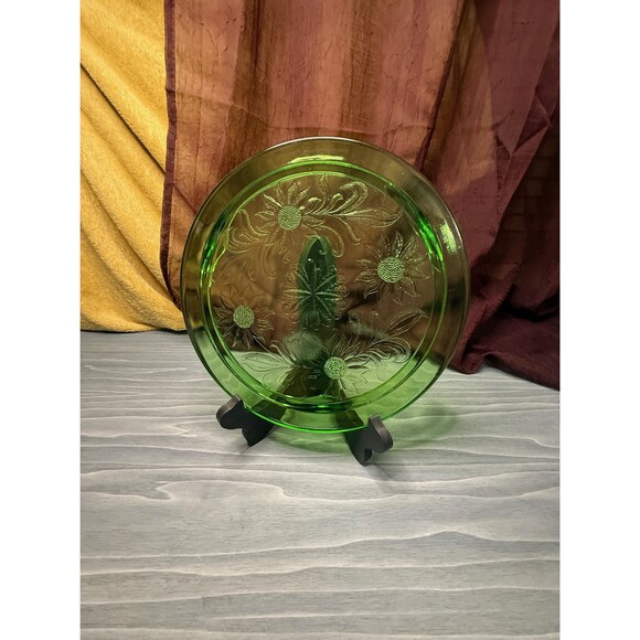1930s Uranium Glass “Sunflower” Cake Plate with Three Feet & Vintage Patina - Picture 6 of 11